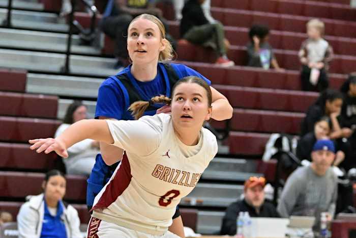 a South Medford Mission Hills girls basketball Oregon POA Holiday Classic December 30 2023 Leon Neuschwander 24